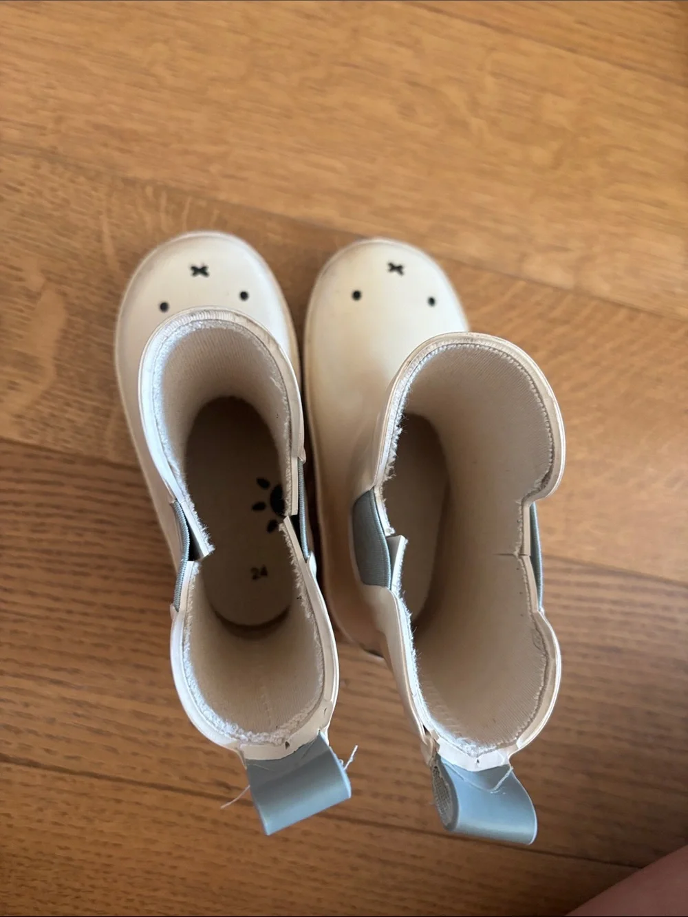 Miffy Kids Rain Boots with Cute Face Detail Rubber Size 24/ US 8